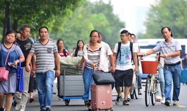 为什么要培养当代大学生的社会责任感？