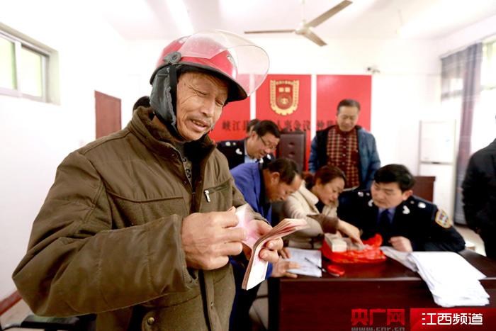 帮助社会的事例素材_帮助社会发展英语_如何帮助社会