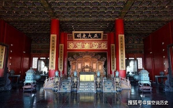董鄂妃的年龄_董鄂妃的才华_历史上的董鄂妃
