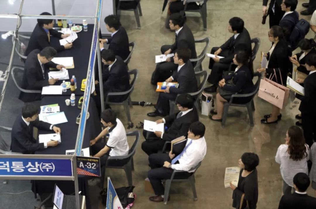 韩国学生压力有多大_韩国学生发型_韩国学生