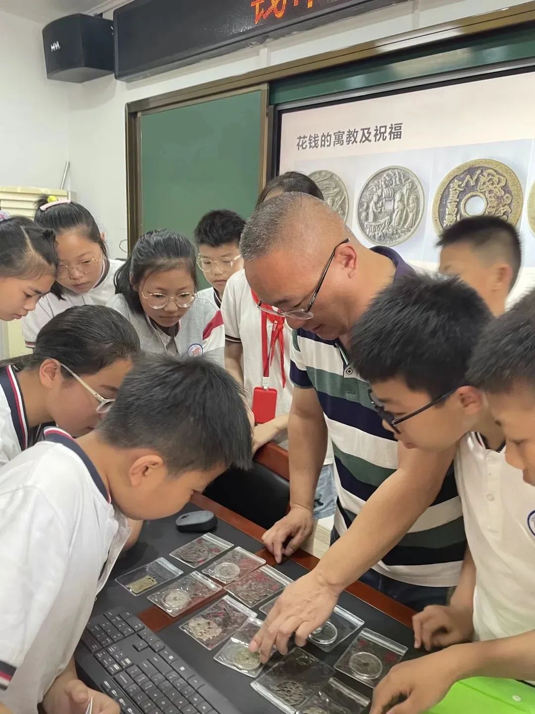 演变探究钱币古历史_钱币的演变过程手抄报_古钱币的历史演变探究