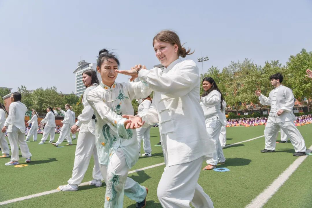 美国学生_美国学生签证_美国学生学什么外语