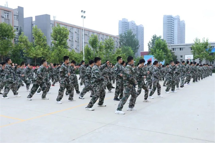 国学操天地玄黄台词_国学操_国学操千字文广播体操