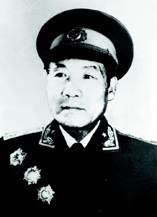 爱国精神的历史人物_爱国人物历史精神内涵_爱国人物历史精神内容