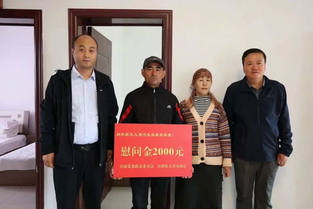鲁迅精神与现代社会_社会精神_金总精神小伙社会摇