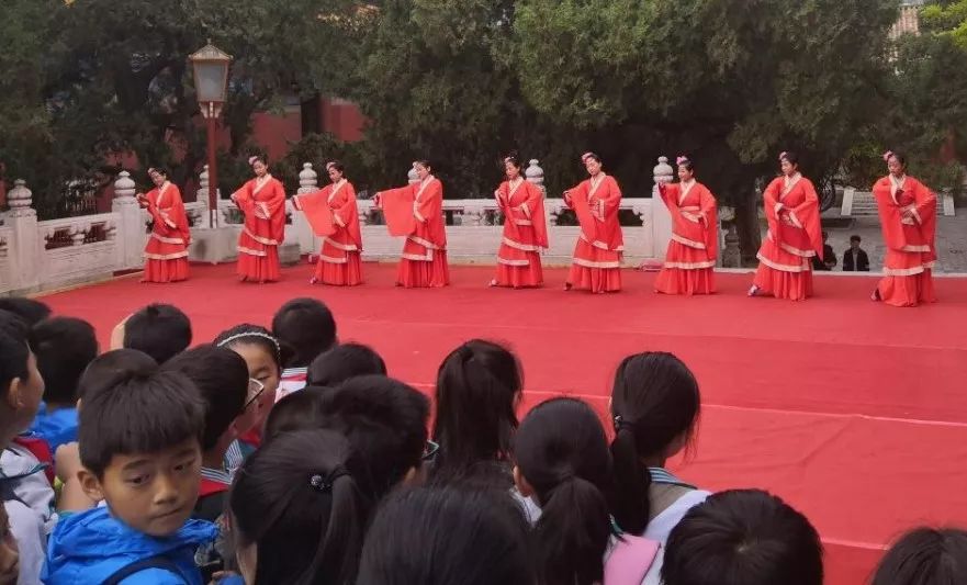 国学学校什么意思_学校国学课_学生国学