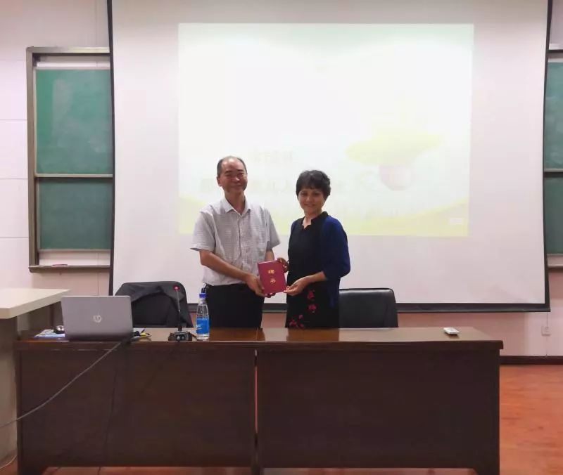 大学生常见的社会障碍主要表现为()_社会障碍主要表现为_大学生的社会障碍