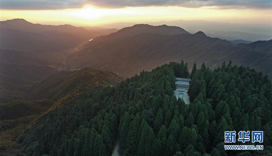 （百城百县百企调研行·图文互动）（3）从贫瘠山区到旅游新城——革命摇篮井冈山的“新名片”