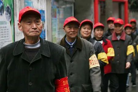老年参与社会人的活动_老年参与社会人员的特点_老年人的社会参与