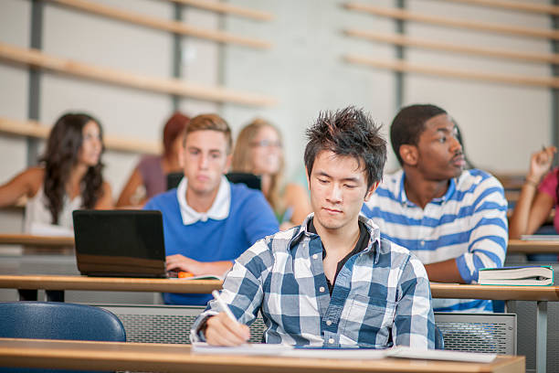 鄙人是学广告学的，想去德国留学，麻烦各位帮我推荐些德国广告学比较好的大学。非常谢谢