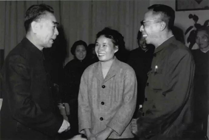 全国政协文史专员待遇工资多少_政协全国委员会文史专员_全国政协文史专员