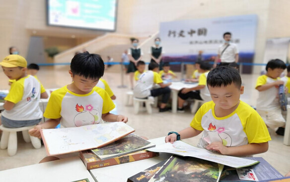 青年服务社会_青年社会服务与中国高质量发展_青年社会服务照片