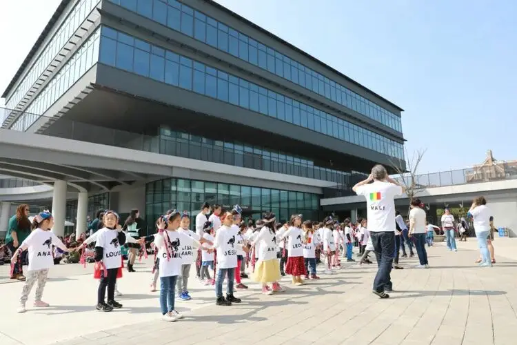 国际名校来了择校展丨上海法国外籍人员子女学校出席 招生官一对一现场指导