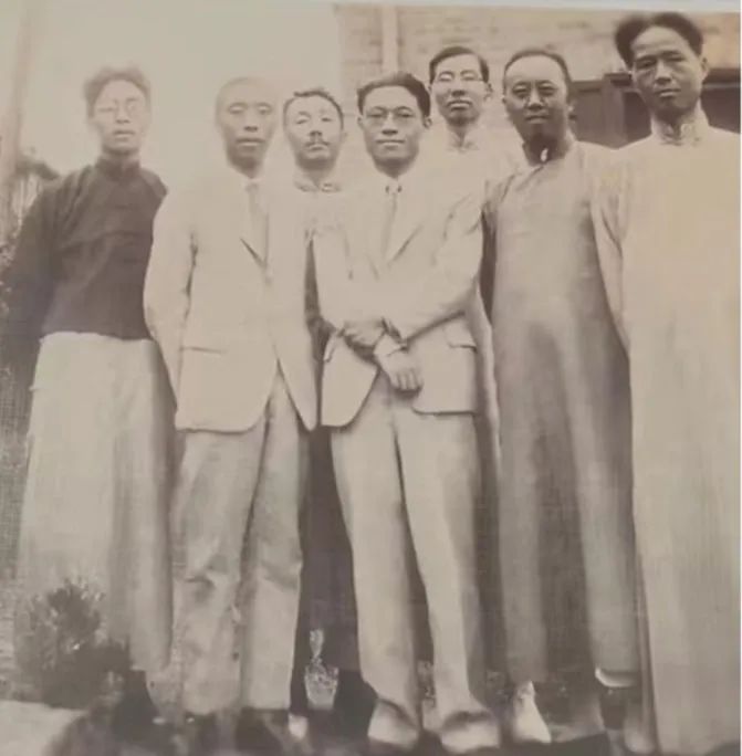 董姓著名人物_历史名人姓董的_董姓名人及历史人物
